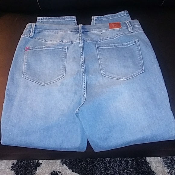 URBAN OUTFITTERS (HIGH RISE BDG JEANS) - Picture 4 of 6